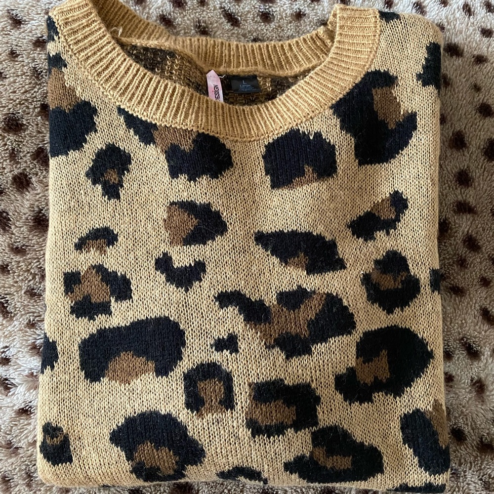 Leopard print sweater 🐆